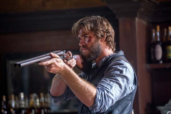 Liam Hemsworth dans The Duel (2016)