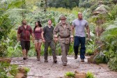 Michael Caine, Luis Guzmán, Dwayne Johnson, Vanessa Hudgens, et Josh Hutcherson dans Voyage au centre de la Terre 2: L'île mystérieuse (2012)