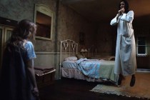 Stephanie Sigman et Talitha Eliana Bateman dans Annabelle: Creation (2017)
