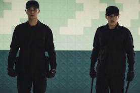 Park Seo-joon et Kang Ha-neul dans Midnight Runners (2017)