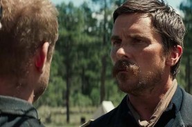 Christian Bale et Ben Foster dans Hostiles (2017)