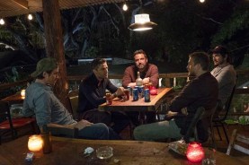 Ben Affleck, Pedro Pascal, Charlie Hunnam, Oscar Isaac, et Garrett Hedlund dans Triple Frontier (2019)