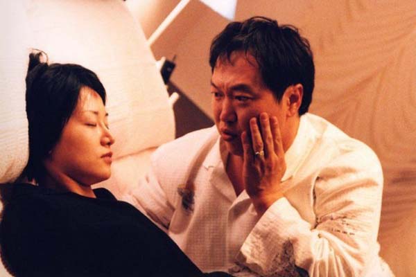 Park Sang-myun et Shin Eun-kyung dans My Wife Is a Gangster (2001)