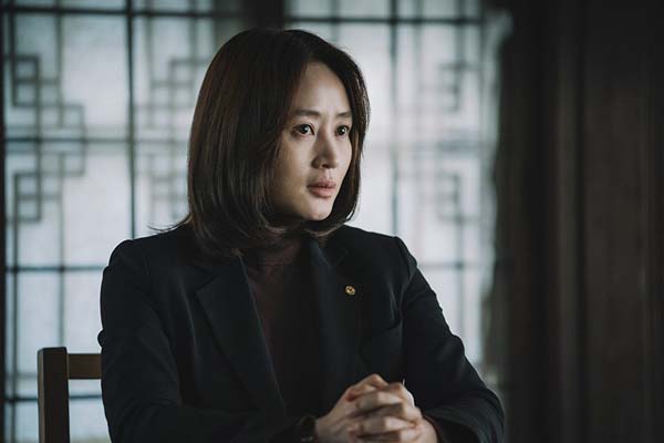 Kim Hye-soo dans Default (2018)