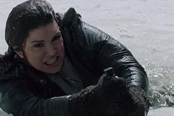 Gina Carano dans Daughter of the Wolf (2019)