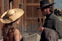 Marianna Hill et Clint Eastwood dans High Plains Drifter (1973)